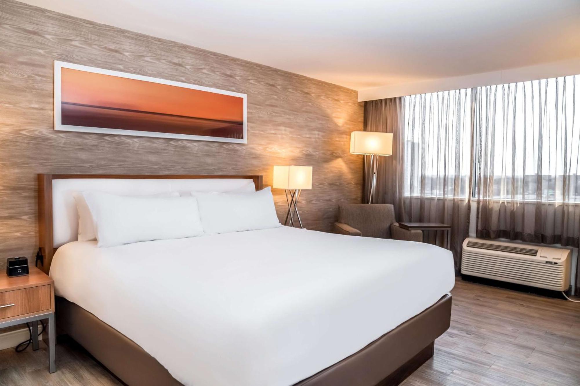 ซันบริดจ์ โฮเทล แอนด์ คอนเฟอเรนซ์ เซ็นเตอร์ คิทเชนเนอร์ Hotel คิทเชอเนอร์ ภายนอก รูปภาพ