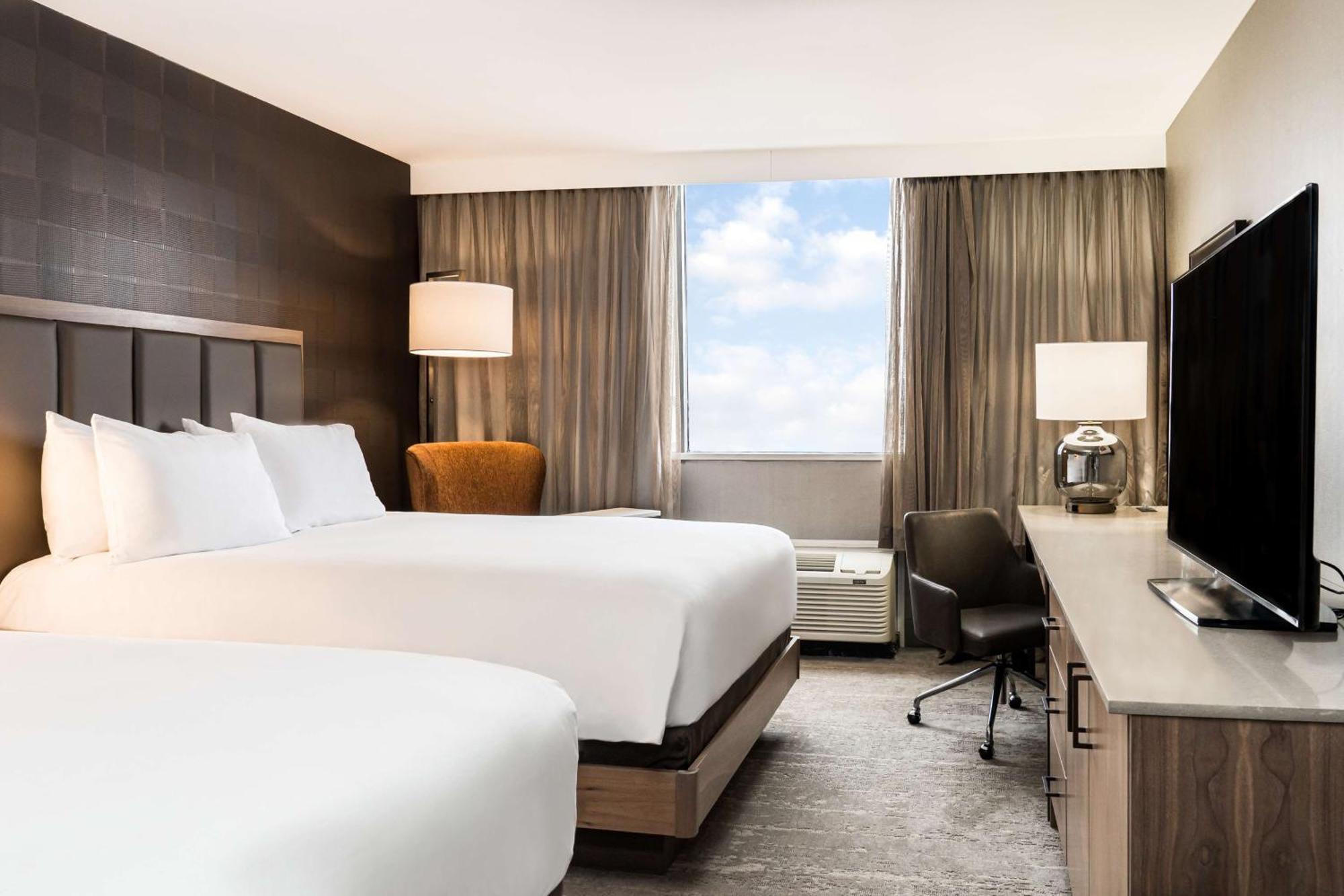 ซันบริดจ์ โฮเทล แอนด์ คอนเฟอเรนซ์ เซ็นเตอร์ คิทเชนเนอร์ Hotel คิทเชอเนอร์ ภายนอก รูปภาพ