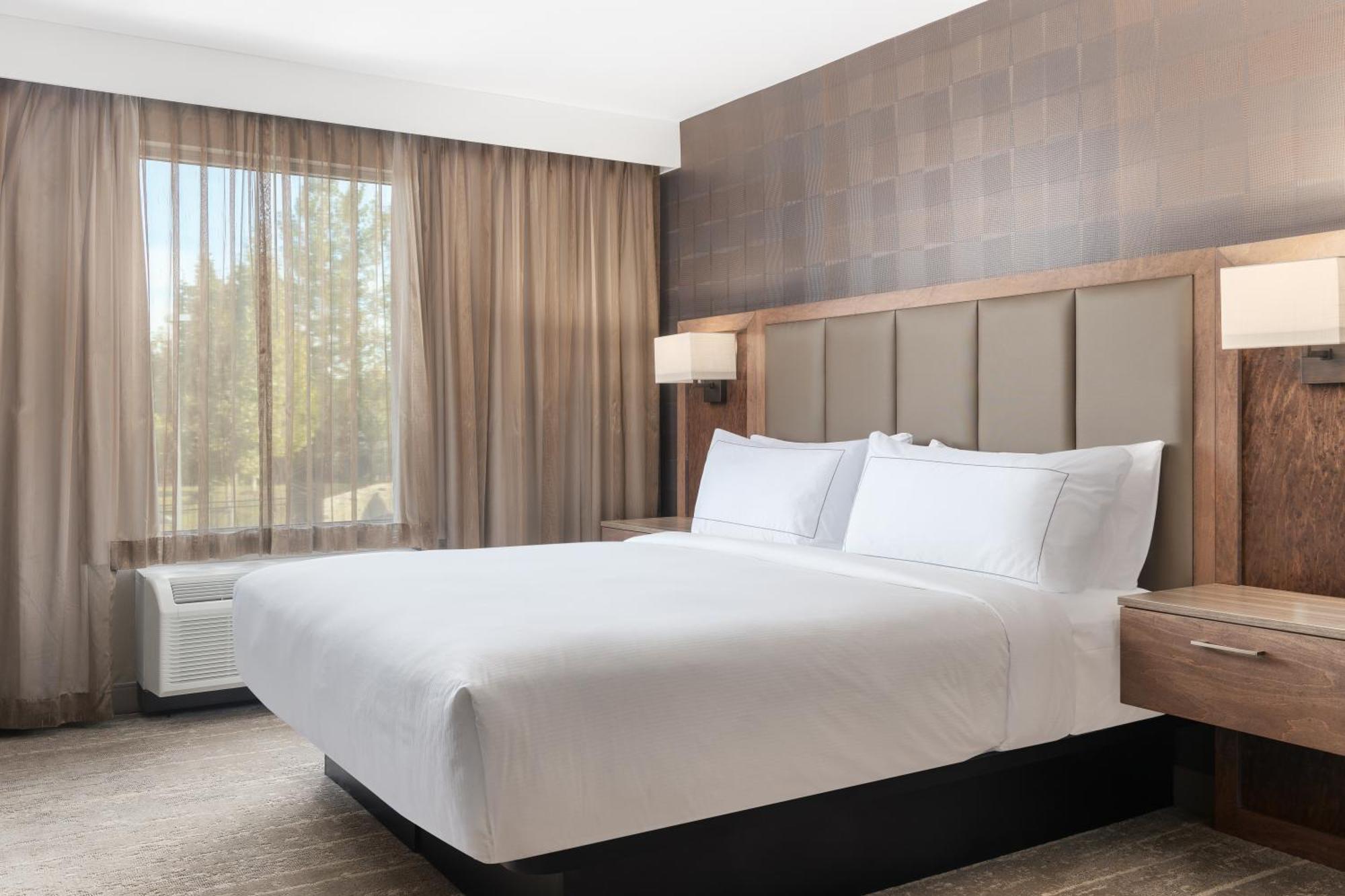 ซันบริดจ์ โฮเทล แอนด์ คอนเฟอเรนซ์ เซ็นเตอร์ คิทเชนเนอร์ Hotel คิทเชอเนอร์ ภายนอก รูปภาพ